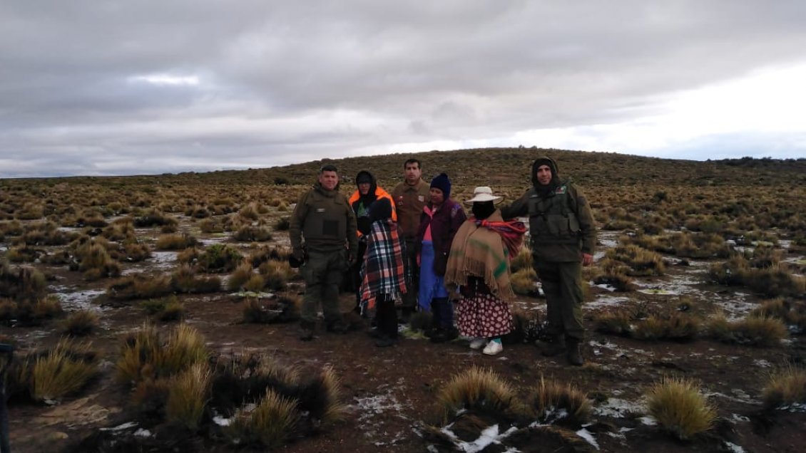 Carabineros rescató a vecinos aislados por aluvión en el altiplano