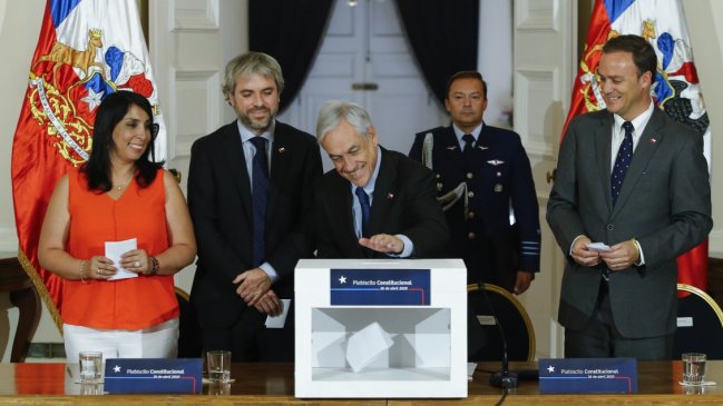 Gobierno prepara campaña informativa para el plebiscito, reiterando su prescindencia