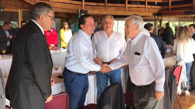 Piñera vuelve a interrumpir sus vacaciones para visitar Los Lagos