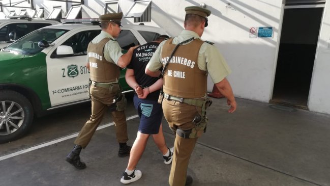 Delincuentes arrebataron cerca de dos millones de pesos a mujer en centro de Iquique