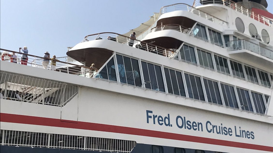 Crucero Balmoral arribó al Puerto de Arica con 1.200 turistas a bordo