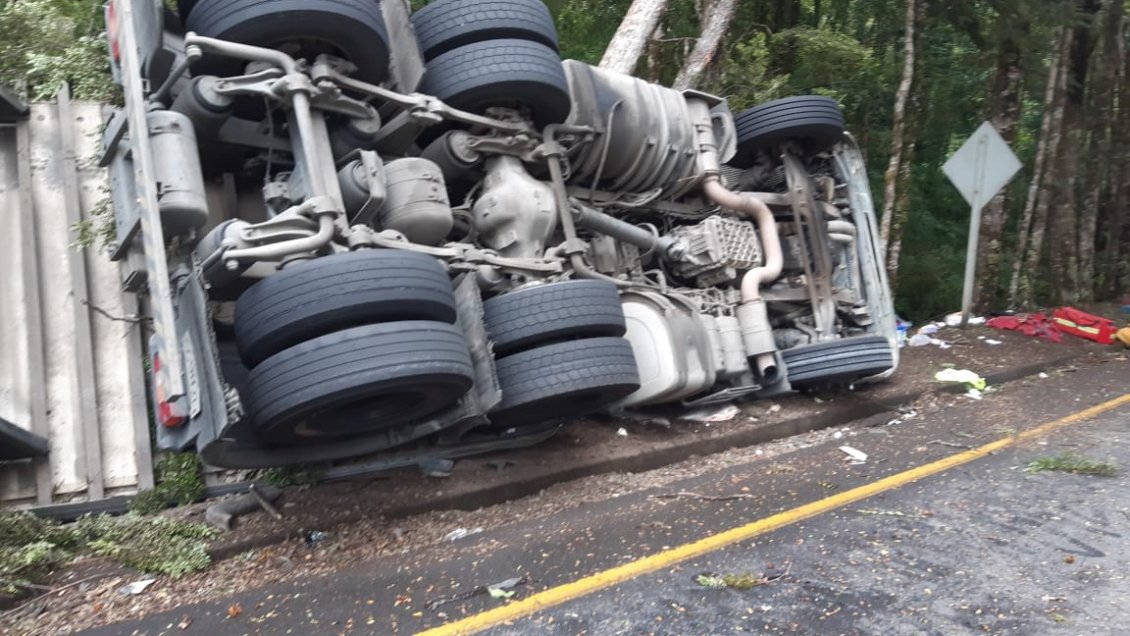 Puyehue: Murió familia que viajaba en camión desde Punta Arenas a Puerto Montt