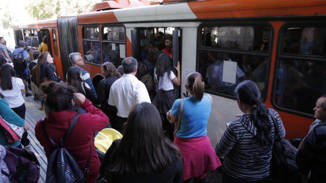 Coeymans, autor de polémica comparación del alza del pasaje con el pan, dejó el panel de expertos