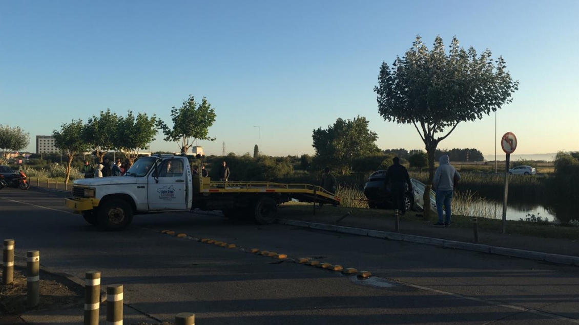 Conductor murió tras caer al canal Ifarle en Talcahuano