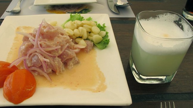 ¿Insólito o justificado? Diario inglés destacó al ceviche y al pisco sour como parte de la mejor comida chilena