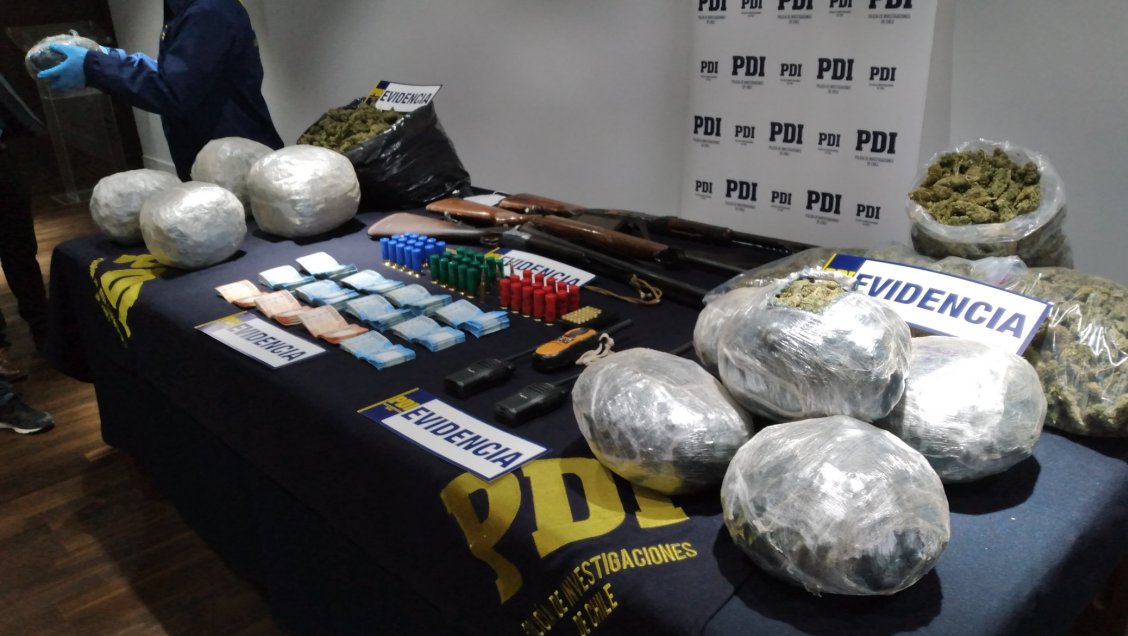 PDI detuvo a 10 sujetos que distribuían droga en Chiguayante: Incautaron 40 kilos de marihuana