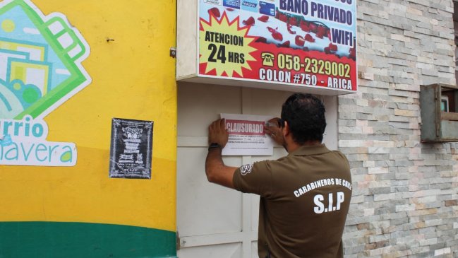 Prostíbulo clandestino camuflado de residencial fue clausurado en Arica