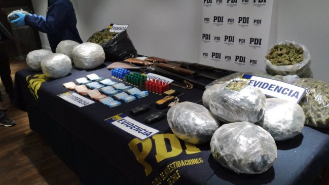 PDI detuvo a 10 sujetos que distribuían droga en Chiguayante: Incautaron 40 kilos de marihuana