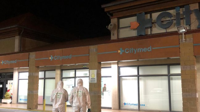 Encuentran feto en el basurero de un baño en clínica de Valparaíso