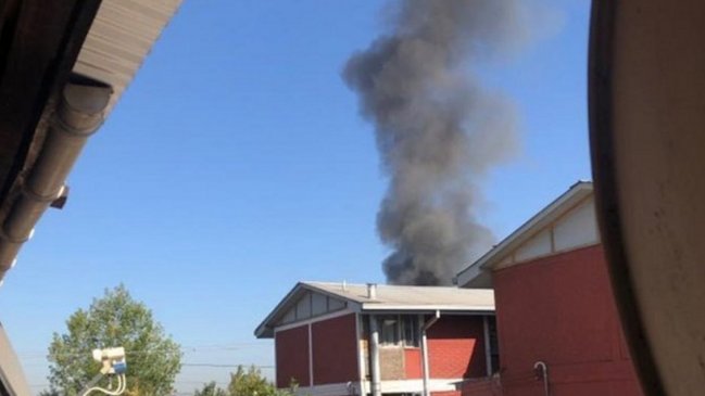 Incendio afectó dos casas en La Florida: Bomberos rescató una persona