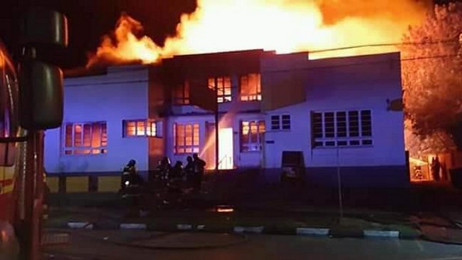 Incendio destruyó el Club Social de Lautaro y varios locales comerciales