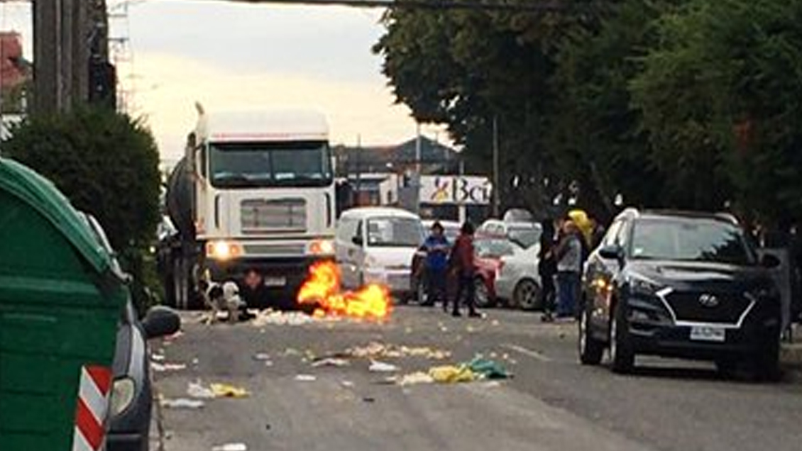 Barricadas y enfrentamientos generaron caos en el centro de Castro