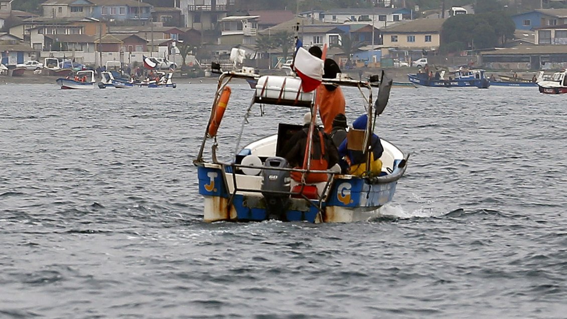 Embarcación naufragó en el Biobío: Hay un tripulante desaparecido