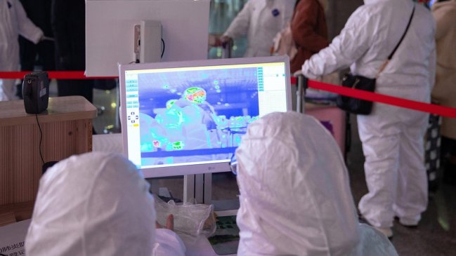 Continúan cayendo los nuevos casos de coronavirus en China pero suben las muertes