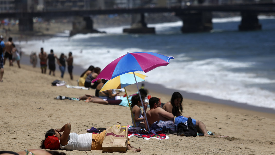 Pese a crisis social, turismo interno se mantuvo en márgenes normales durante el verano