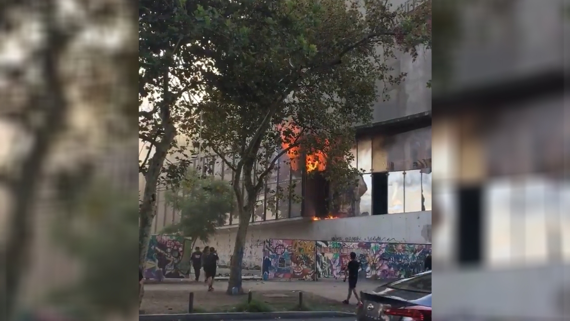 Bomberos controló nuevo incendio en el Museo Violeta Parra