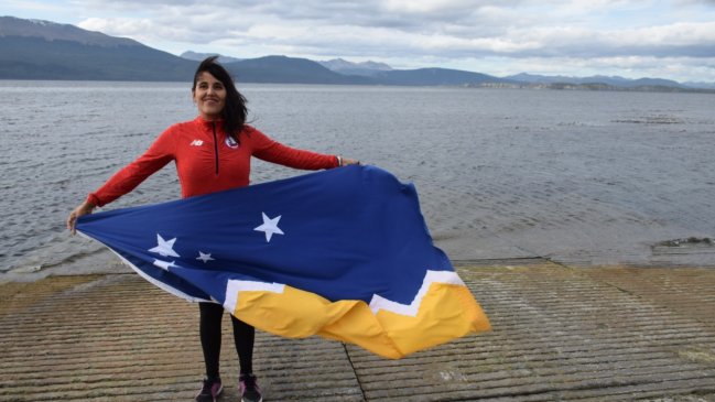 Nadadora Bárbara Hernández buscará cruzar este domingo el Canal Beagle