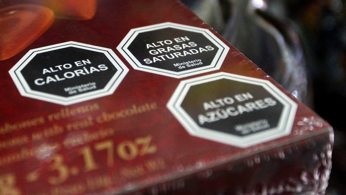 Jueza frenó nueva norma de etiquetado de alimentos en México
