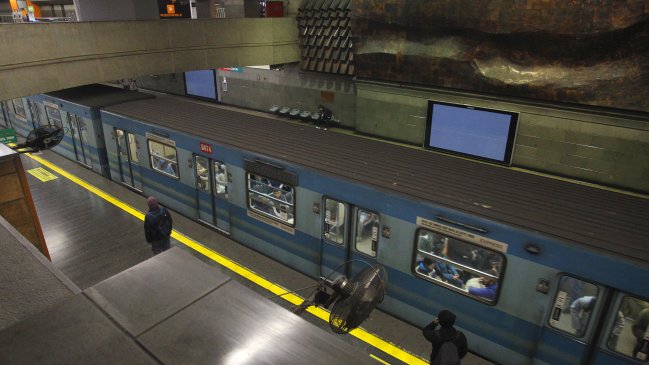 Hutt y temor por evasión masiva: Confiemos también que las personas protegerán el Metro