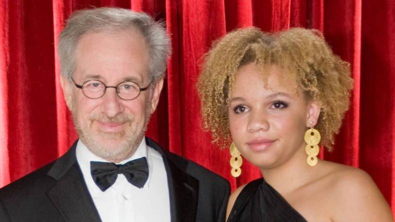 Detuvieron a hija de Spielberg que quiere ser estrella porno