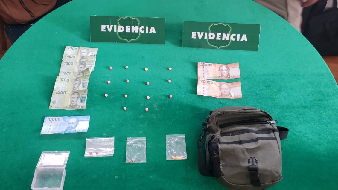 Carabineros detuvo a una pareja acusada de vender éxtasis en Caldera