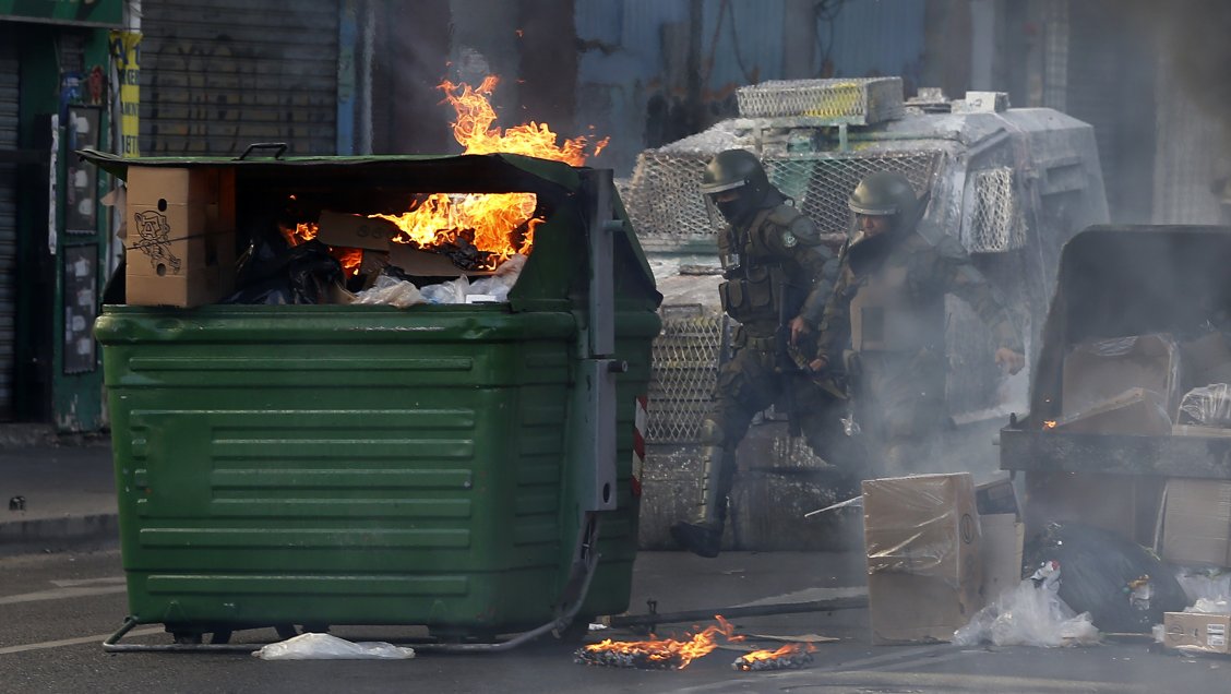 Carabineros estrenó equipamiento antibarricadas durante los desmanes en Viña del Mar