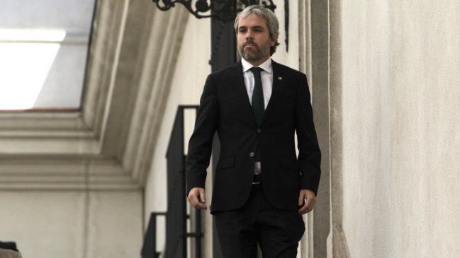 Evópoli pide actitud de colaboración con ministro Blumel, 