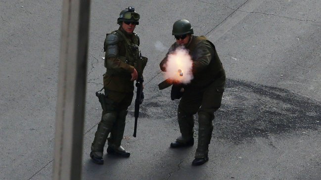 Prisión preventiva para carabinero que disparó una lacrimógena a hombre en Rancagua