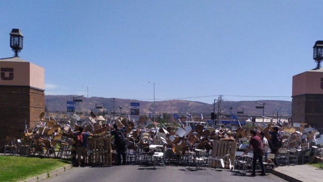 Estudiantes se tomaron la Universidad de Talca