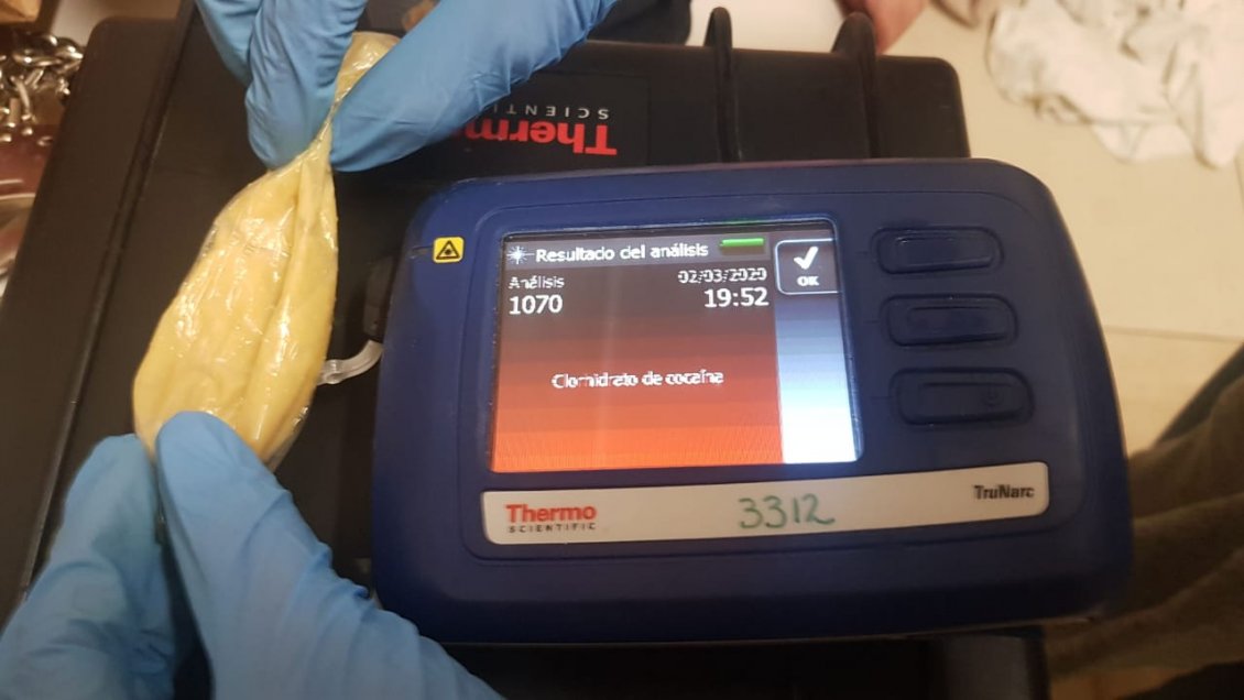 Pareja fue detenida portando más de 3.900 dosis de droga en sus estómagos