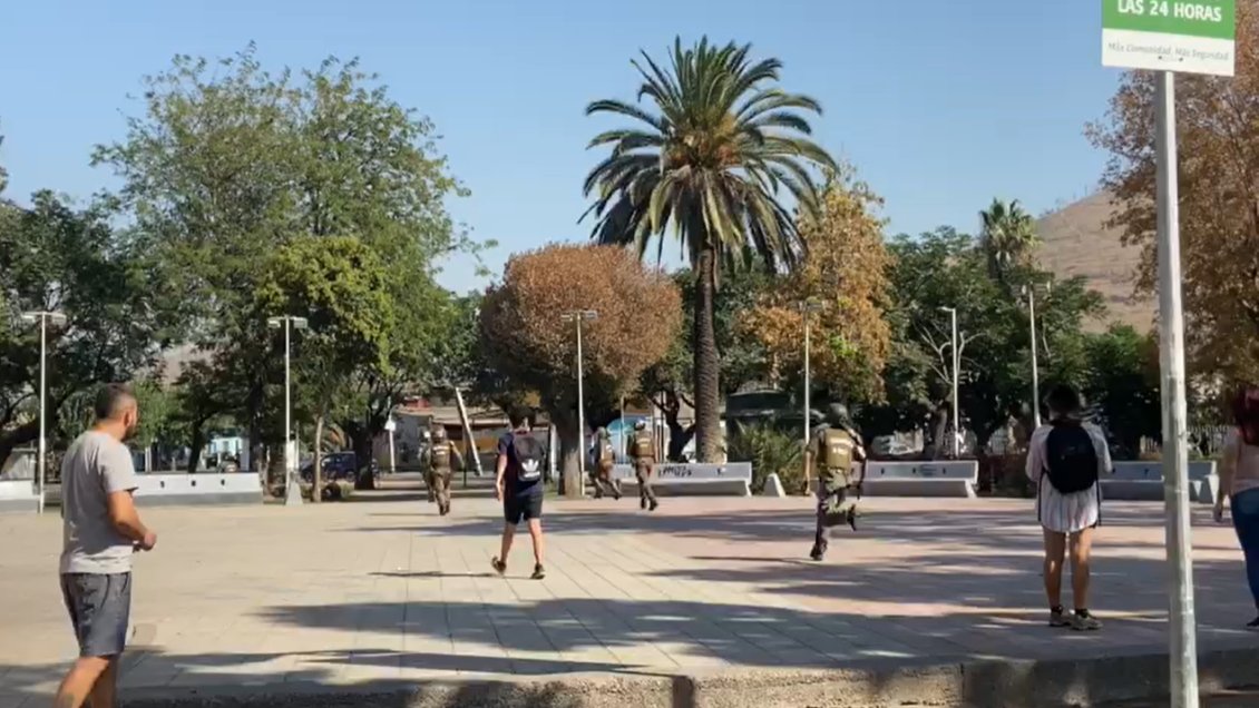 Estudiantes secundarios atacan comisaría de Renca