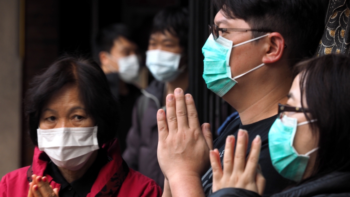 Equipo de expertos en China estima que coronavirus durará globalmente hasta junio