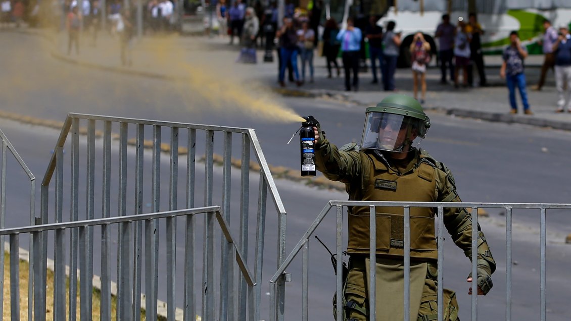INDH pide informe sobre uso de gas pimienta de parte de Carabineros