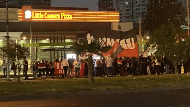 Grupo Ukamau bloquea el tránsito en la Alameda