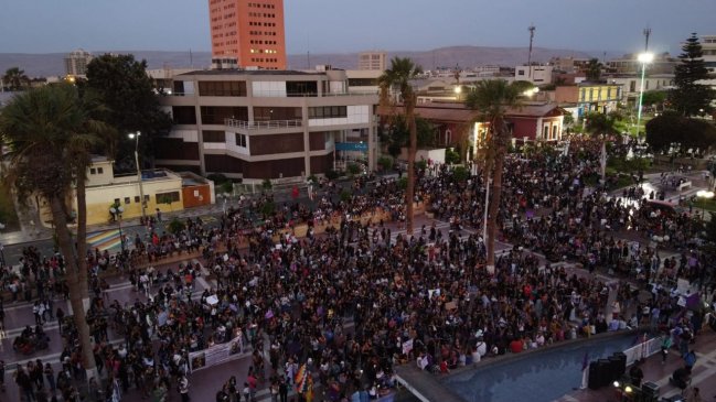 Cerca de 17.000 personas salieron a la calle en Arica para conmemorar el 8M