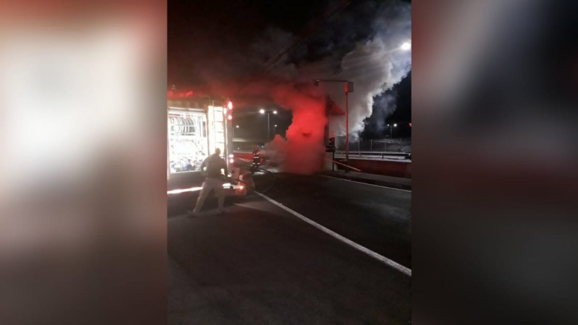 Formalizan a sujeto acusado de participar en quema de caseta de peaje en Rosario