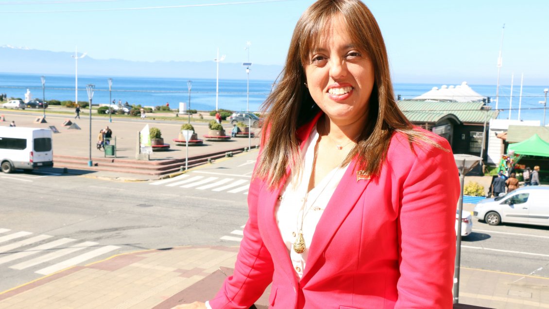Gobernadora de Llanquihue se querelló por 