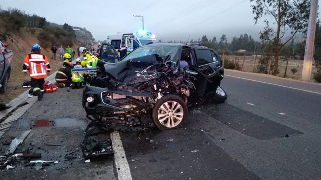 Accidente en ruta de Quilpué dejó a dos personas en riesgo vital