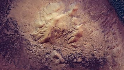   Captan impresionantes imágenes de cráter y dunas de Marte 