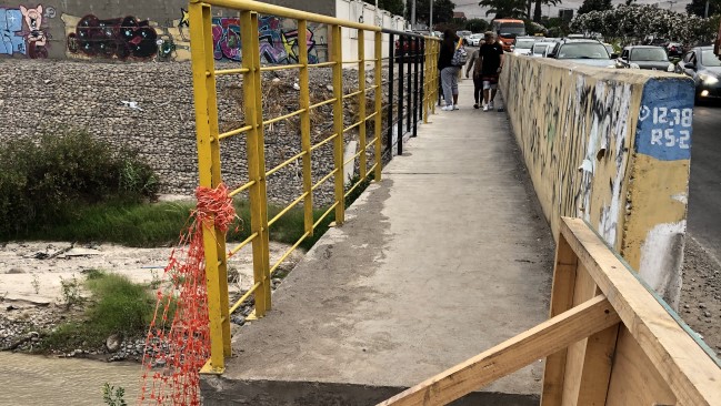 Arica: Mal estado de paso peatonal en rotonda Saucache preocupa a la comunidad