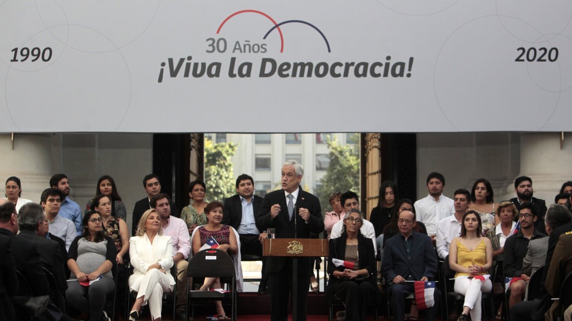 A 30 años del retorno a la democracia: Piñera pide acuerdos para superar 