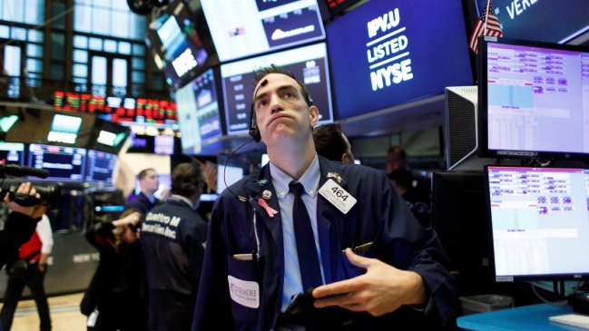 Bolsas del mundo sufren caídas históricas por temor al impacto del coronavirus