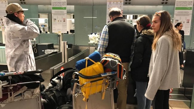 Familia penquista se encuentra varada en España tras suspensión de vuelo por coronavirus