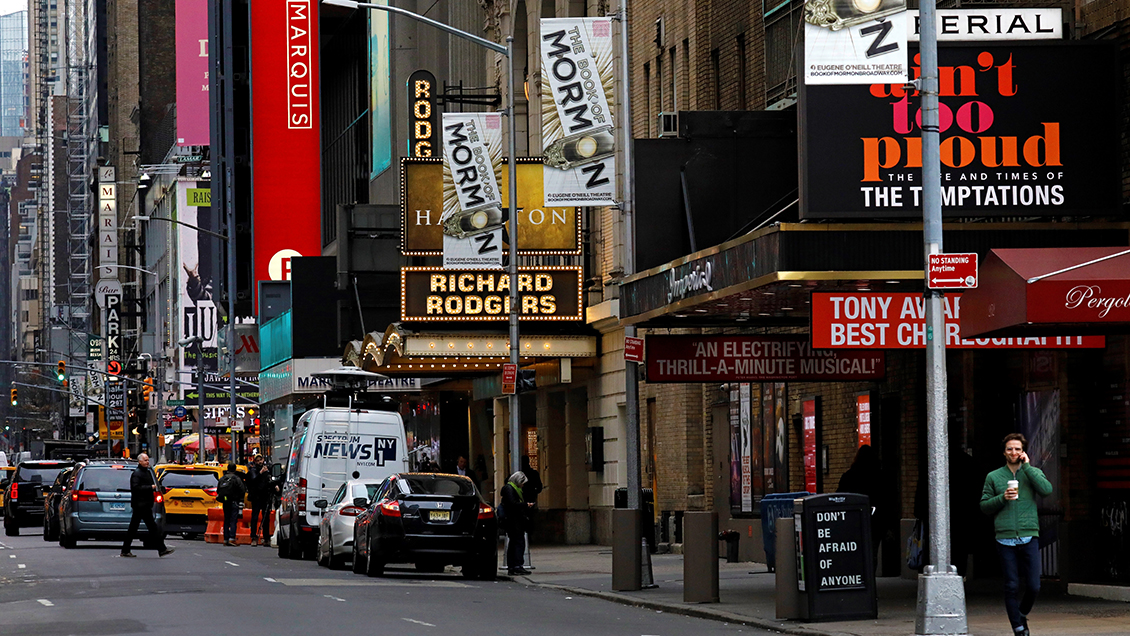 Broadway suspende espectáculos por un mes
