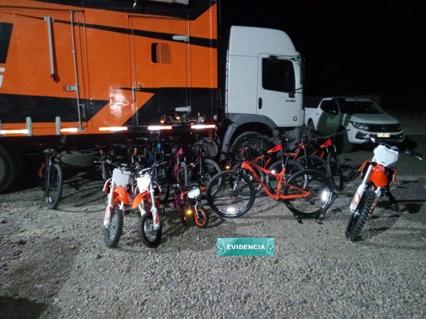 En prisión preventiva quedó acusado de violento robo a local de motos