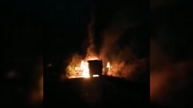 Ataque incendiario dejó cuatro camiones quemados en Collipulli