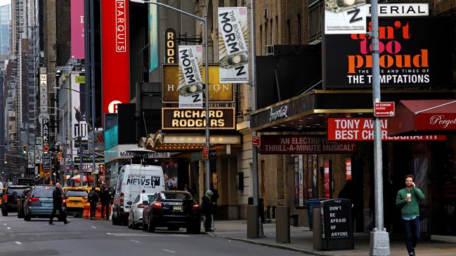 Broadway suspende espectáculos por un mes