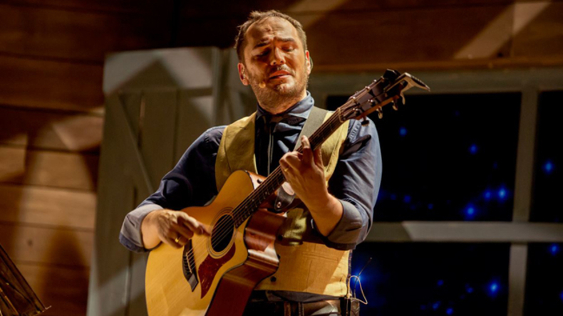 Ismael Serrano sorprendió con un concierto desde su casa