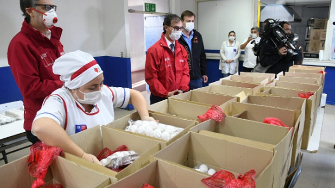 Junaeb comenzó a entregar canastas para niños beneficiados con beca de alimentación