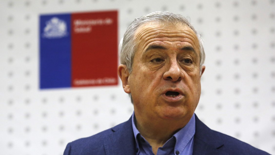 Mañalich no comparte la idea de cerrar ciudades y pone a Chillán como ejemplo